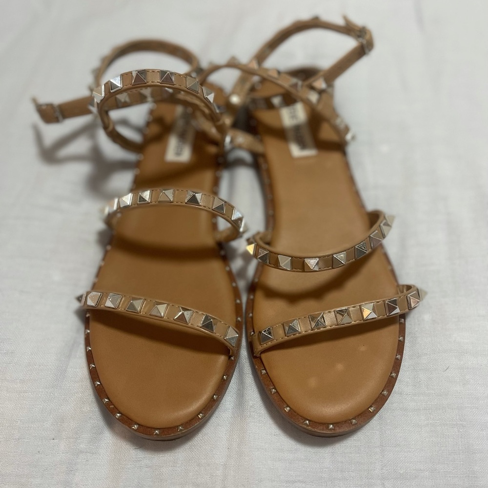 Steve Madden Travel Studded Tan Sandal 8